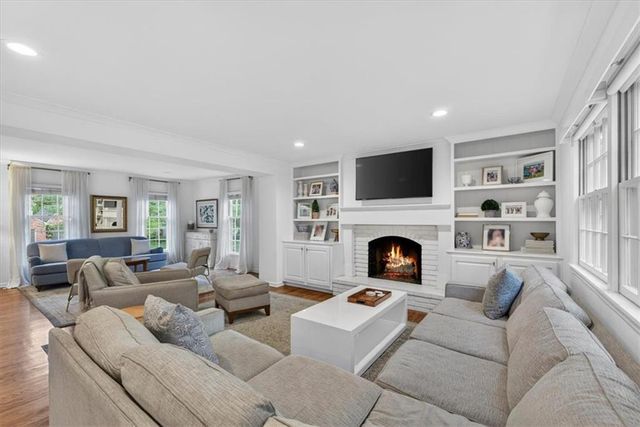 5300 W 101 Terrace, Overland Park, KS 66207