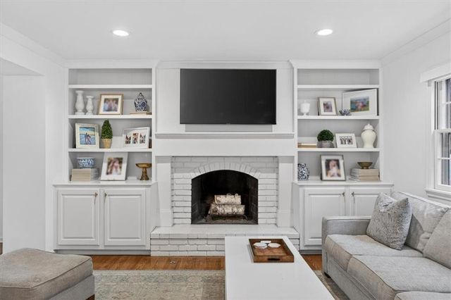 5300 W 101 Terrace, Overland Park, KS 66207