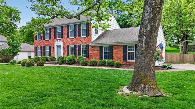 5300 W 101 Terrace, Overland Park, KS 66207