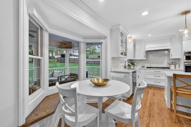 5300 W 101 Terrace, Overland Park, KS 66207