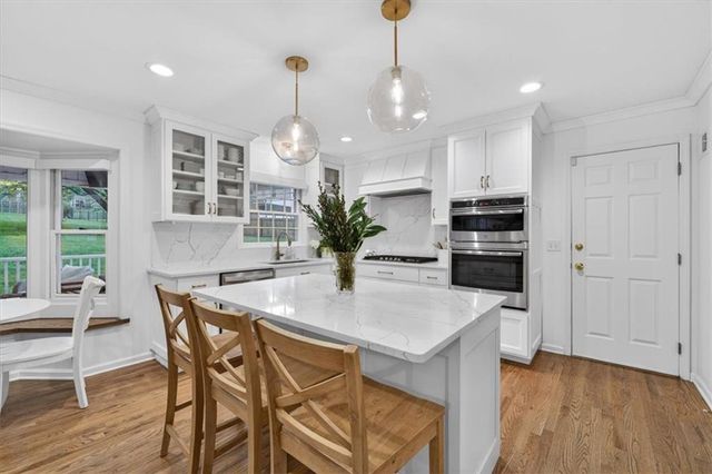 5300 W 101 Terrace, Overland Park, KS 66207