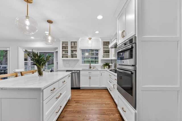 5300 W 101 Terrace, Overland Park, KS 66207