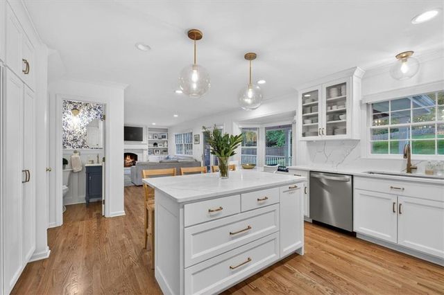 5300 W 101 Terrace, Overland Park, KS 66207