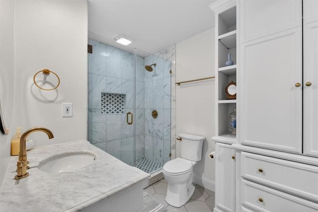 5300 W 101 Terrace, Overland Park, KS 66207