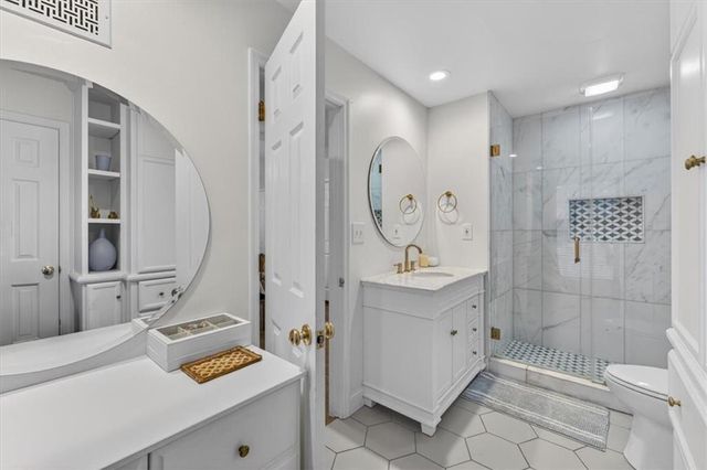 5300 W 101 Terrace, Overland Park, KS 66207
