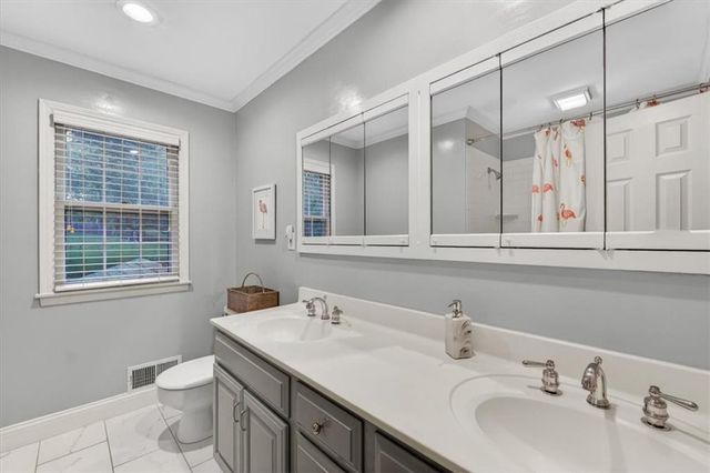 5300 W 101 Terrace, Overland Park, KS 66207