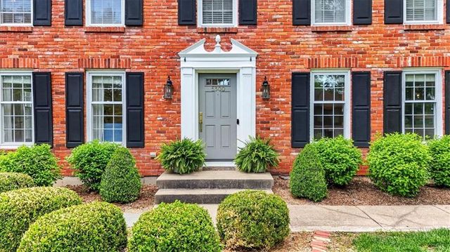 5300 W 101 Terrace, Overland Park, KS 66207