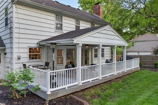 5300 W 101 Terrace, Overland Park, KS 66207