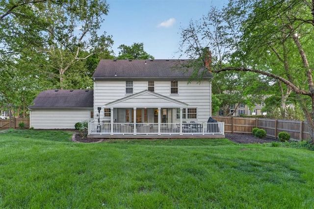 5300 W 101 Terrace, Overland Park, KS 66207