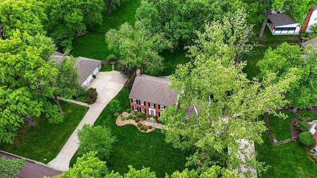 5300 W 101 Terrace, Overland Park, KS 66207