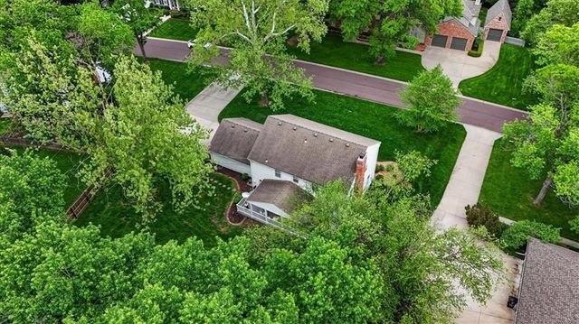 5300 W 101 Terrace, Overland Park, KS 66207