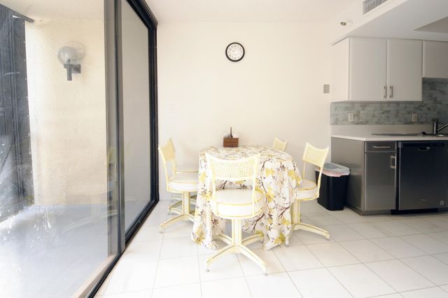 2450 Presidential Way 208, West Palm Beach, FL 33401