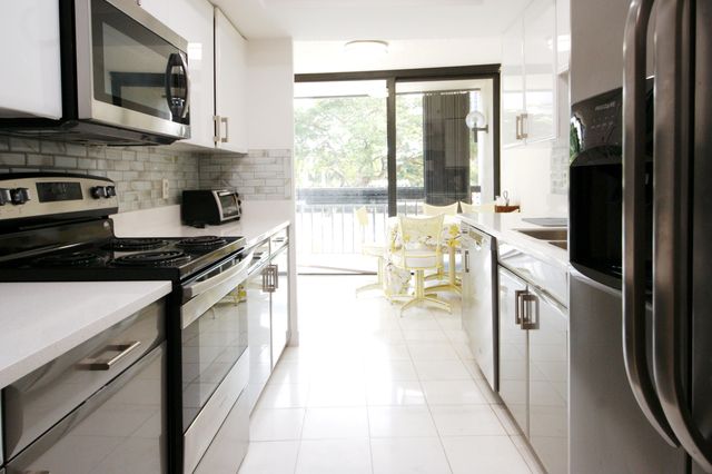 2450 Presidential Way 208, West Palm Beach, FL 33401