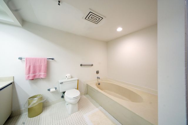 2450 Presidential Way 208, West Palm Beach, FL 33401