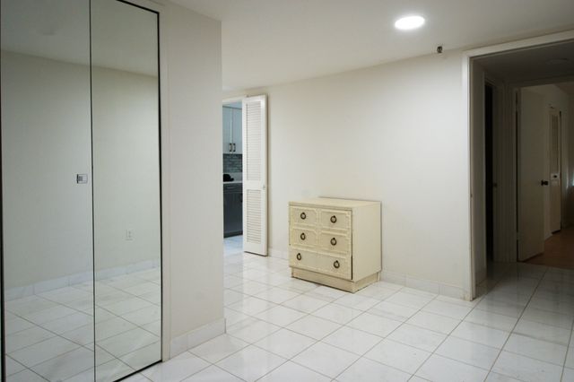 2450 Presidential Way 208, West Palm Beach, FL 33401