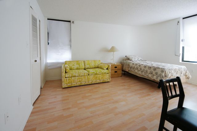 2450 Presidential Way 208, West Palm Beach, FL 33401