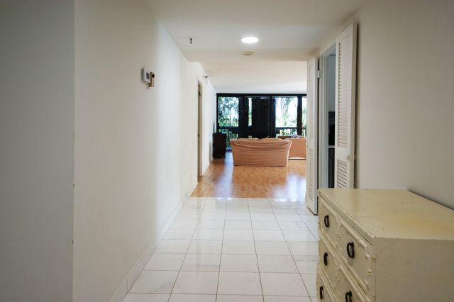 2450 Presidential Way 208, West Palm Beach, FL 33401