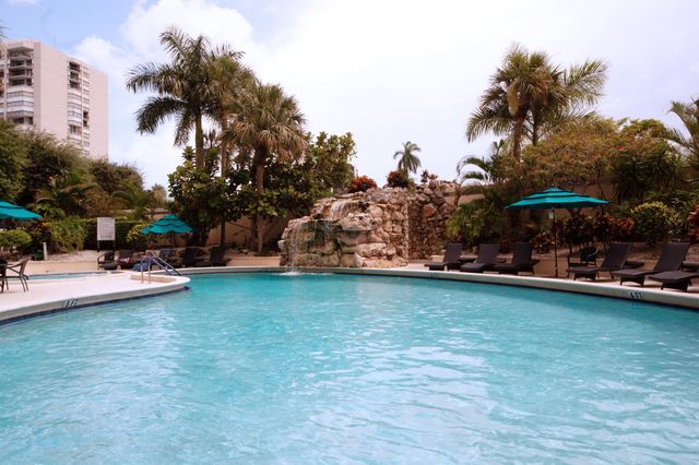 2450 Presidential Way 208, West Palm Beach, FL 33401