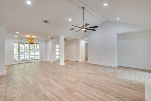 8613 Marys Creek Drive, Benbrook, TX 76116