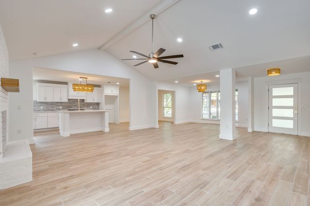 8613 Marys Creek Drive, Benbrook, TX 76116