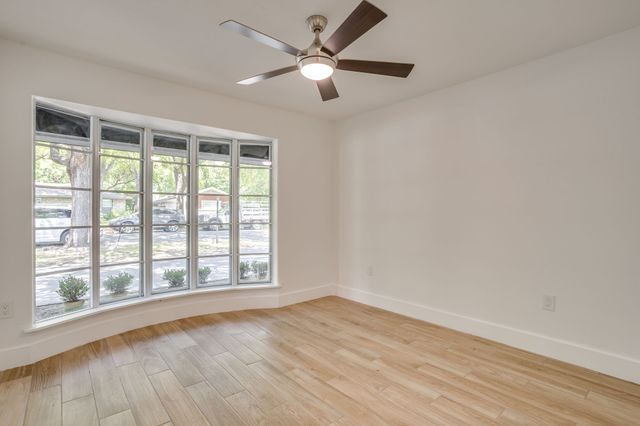 8613 Marys Creek Drive, Benbrook, TX 76116