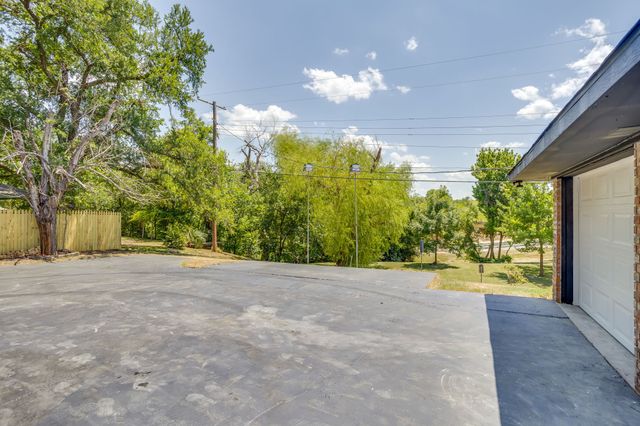 8613 Marys Creek Drive, Benbrook, TX 76116