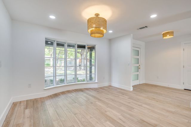 8613 Marys Creek Drive, Benbrook, TX 76116