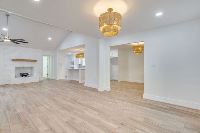 8613 Marys Creek Drive, Benbrook, TX 76116