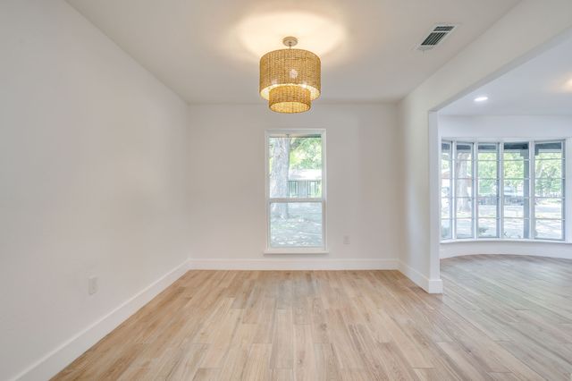 8613 Marys Creek Drive, Benbrook, TX 76116