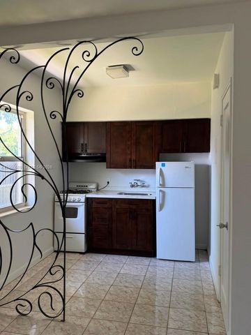 2499 SW 27th Street 5, Miami, FL 33133