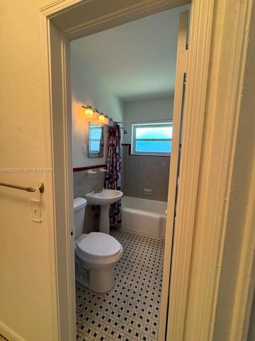 2499 SW 27th Street 5, Miami, FL 33133