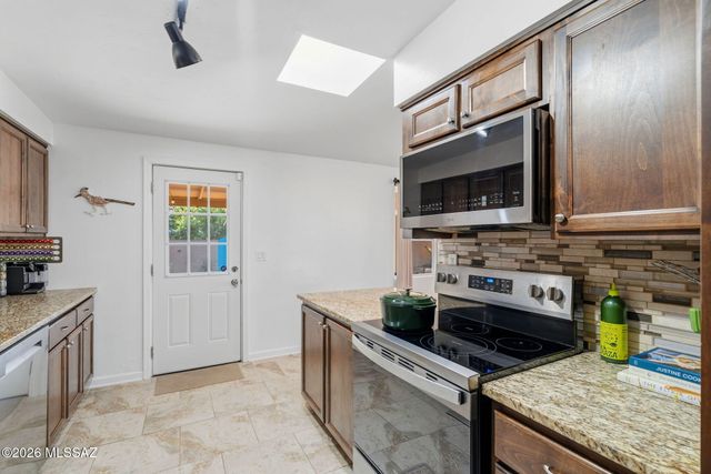 6825 E Calle Marte, Tucson, AZ 85710