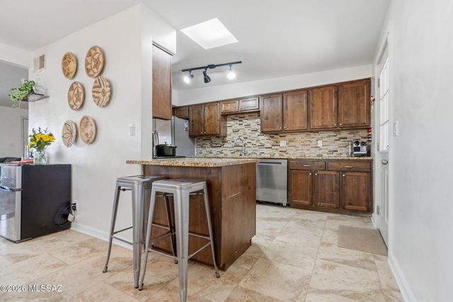 6825 E Calle Marte, Tucson, AZ 85710