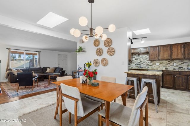6825 E Calle Marte, Tucson, AZ 85710