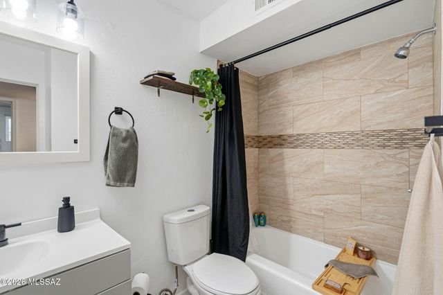 6825 E Calle Marte, Tucson, AZ 85710