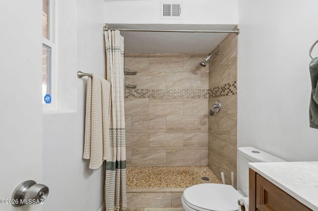 6825 E Calle Marte, Tucson, AZ 85710