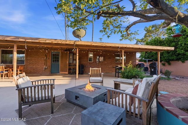 6825 E Calle Marte, Tucson, AZ 85710