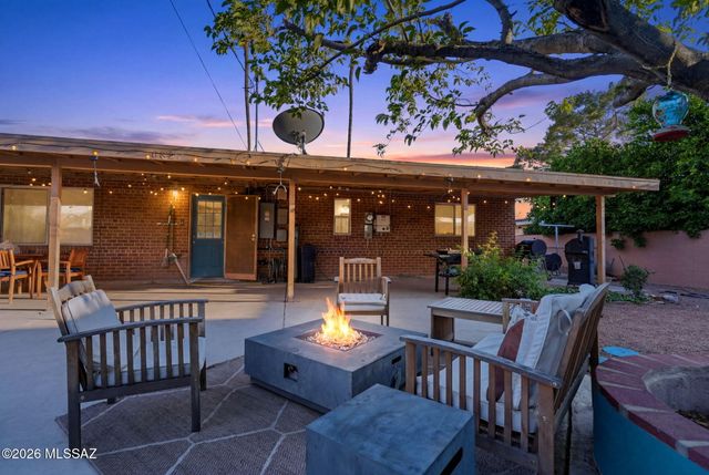 6825 E Calle Marte, Tucson, AZ 85710