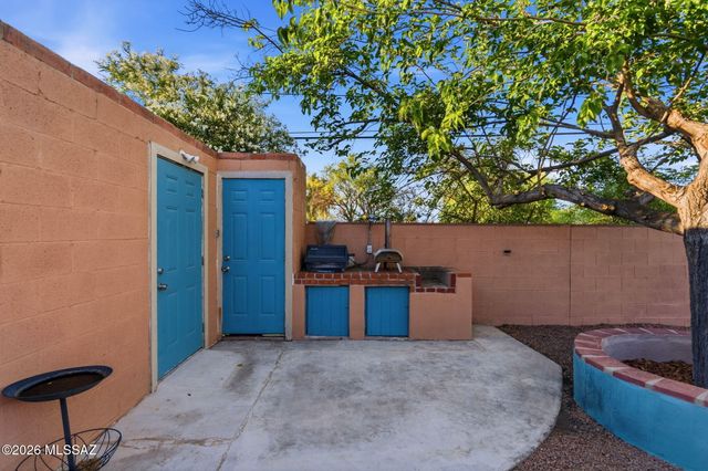 6825 E Calle Marte, Tucson, AZ 85710