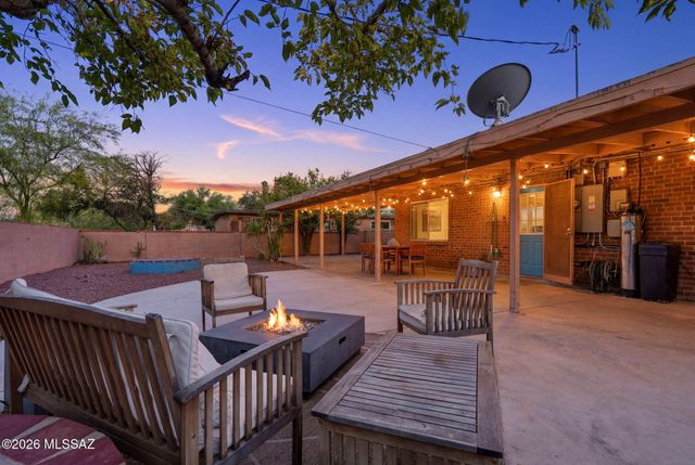 6825 E Calle Marte, Tucson, AZ 85710