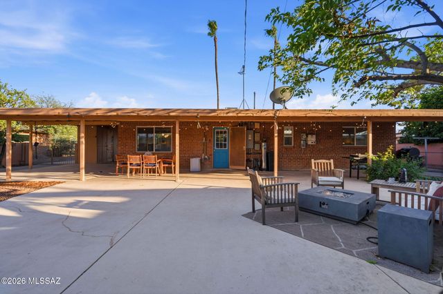 6825 E Calle Marte, Tucson, AZ 85710