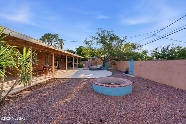 6825 E Calle Marte, Tucson, AZ 85710