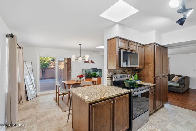 6825 E Calle Marte, Tucson, AZ 85710