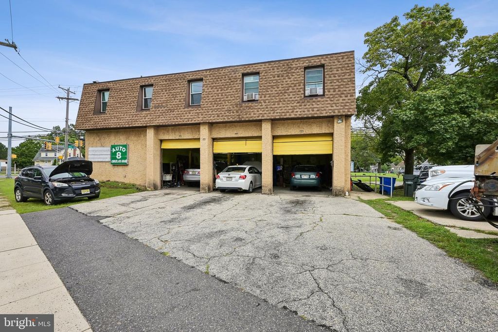 304 AND 306 WHITE HORSE PIKE, CLEMENTON, NJ 08021 — exterior
