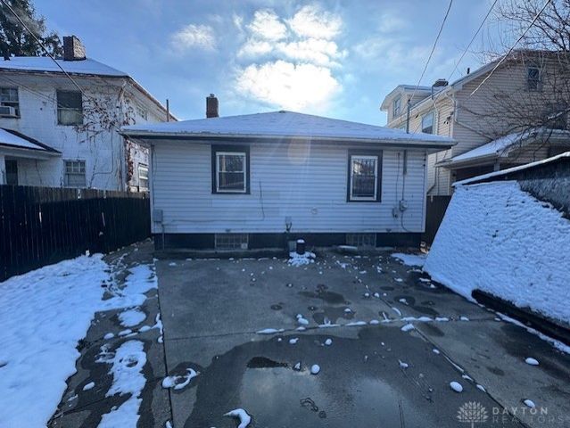 1727 W Riverview Avenue, Dayton, OH 45402