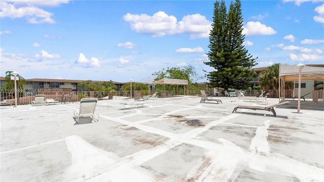 16900 NE 14th Avenue 204, Miami, FL 33162
