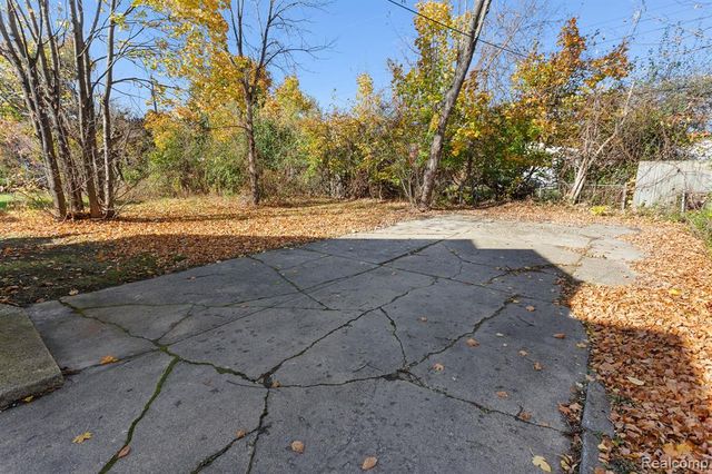 256 Cedardale Avenue, Pontiac, MI 48341