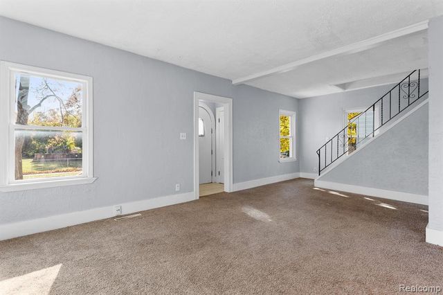 256 Cedardale Avenue, Pontiac, MI 48341