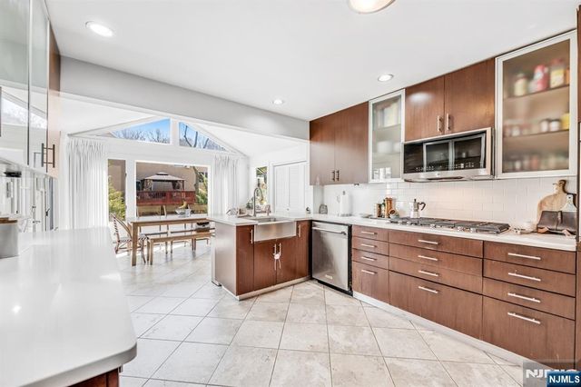 408 Chelsea Street, Paramus, NJ 07652