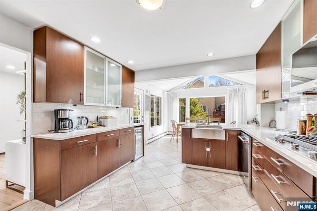408 Chelsea Street, Paramus, NJ 07652